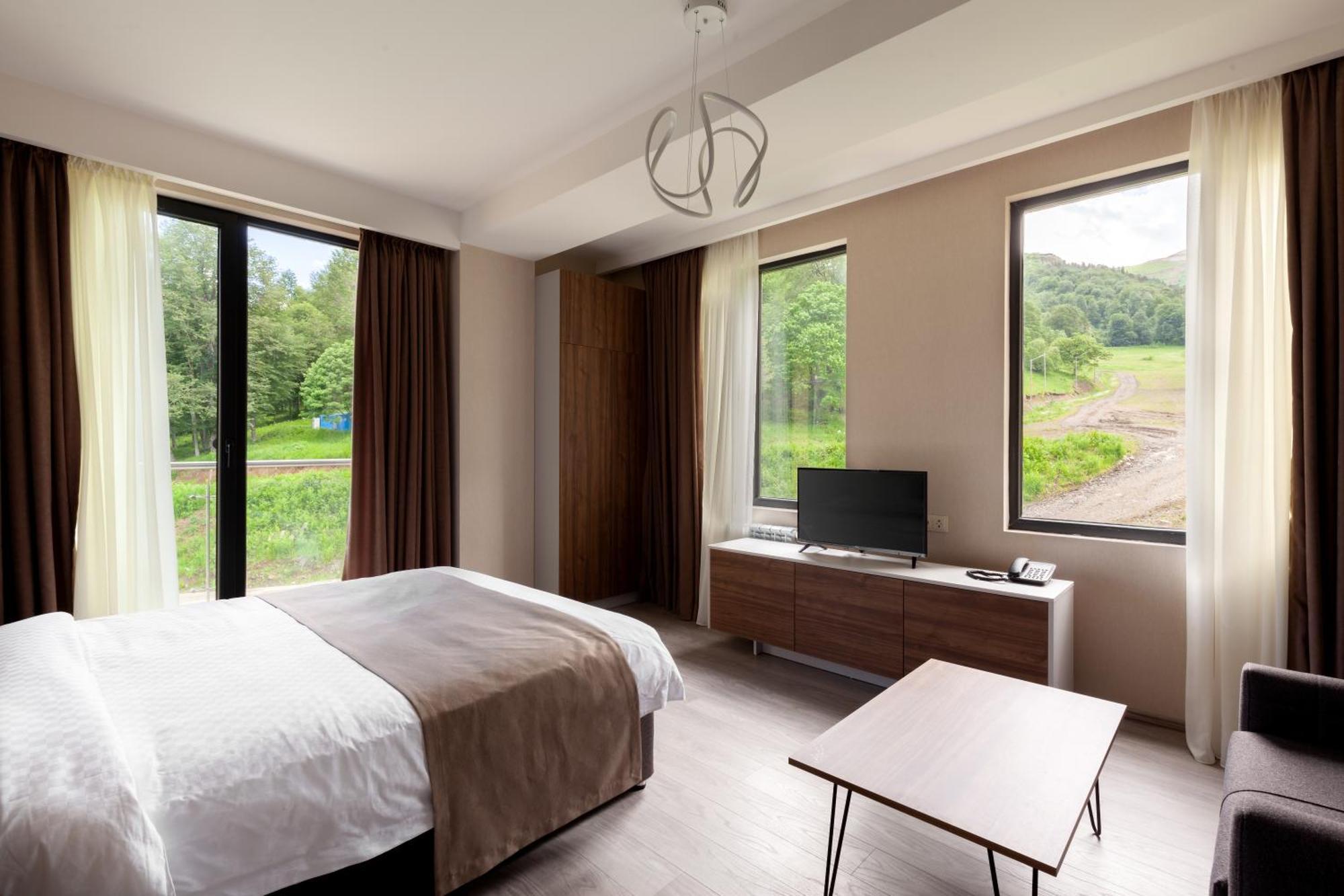 Crystal Wood Hotell Bakuriani Eksteriør bilde